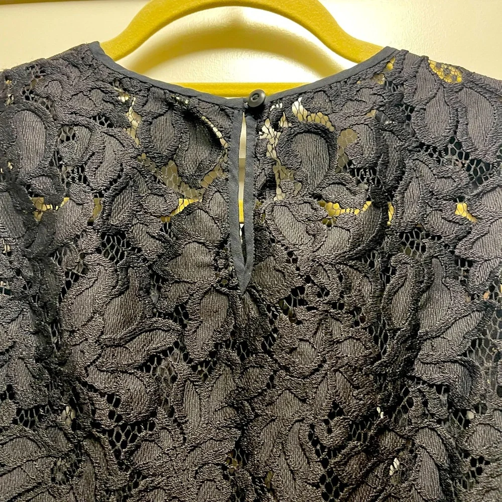 Diane von Furstenberg black lace top size 0 - Picture 3 of 4